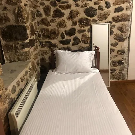 Andromahi Stone House Стемница