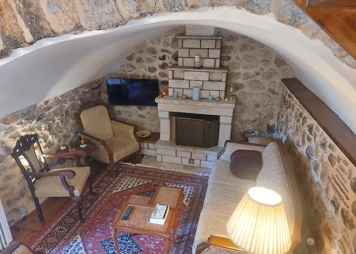 Andromahi Stone House